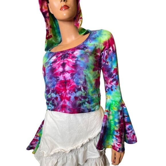 NWOT Tie Dye- Cropped Hooded With flared long sleeves, stretch material - Picture 6 of 7